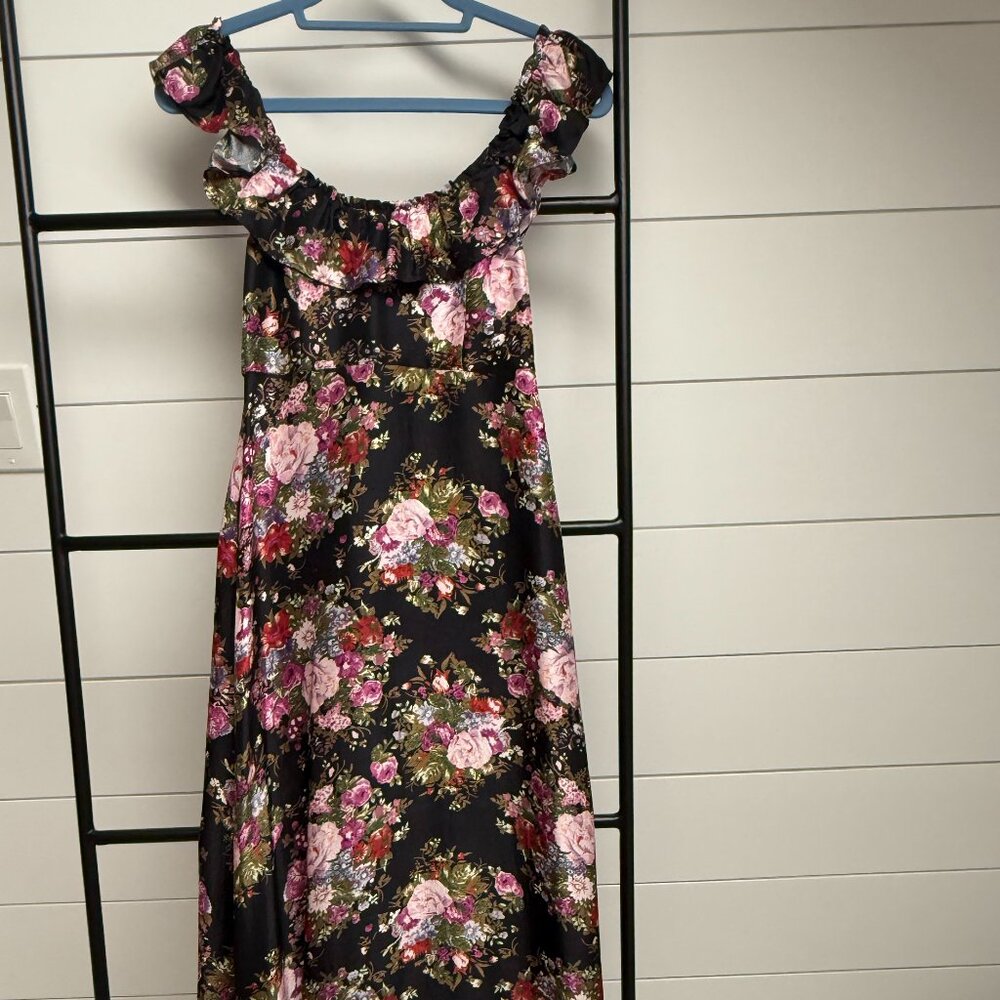 LOVESHACKFANCY-BEAUTIFUL- ALL SILK Black & Floral Gown Size 0 with POCKETS!